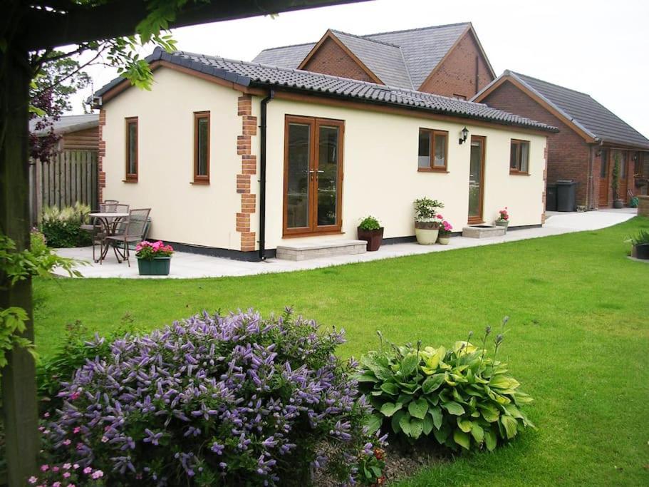 Coastal Garden Lodge Preesall المظهر الخارجي الصورة